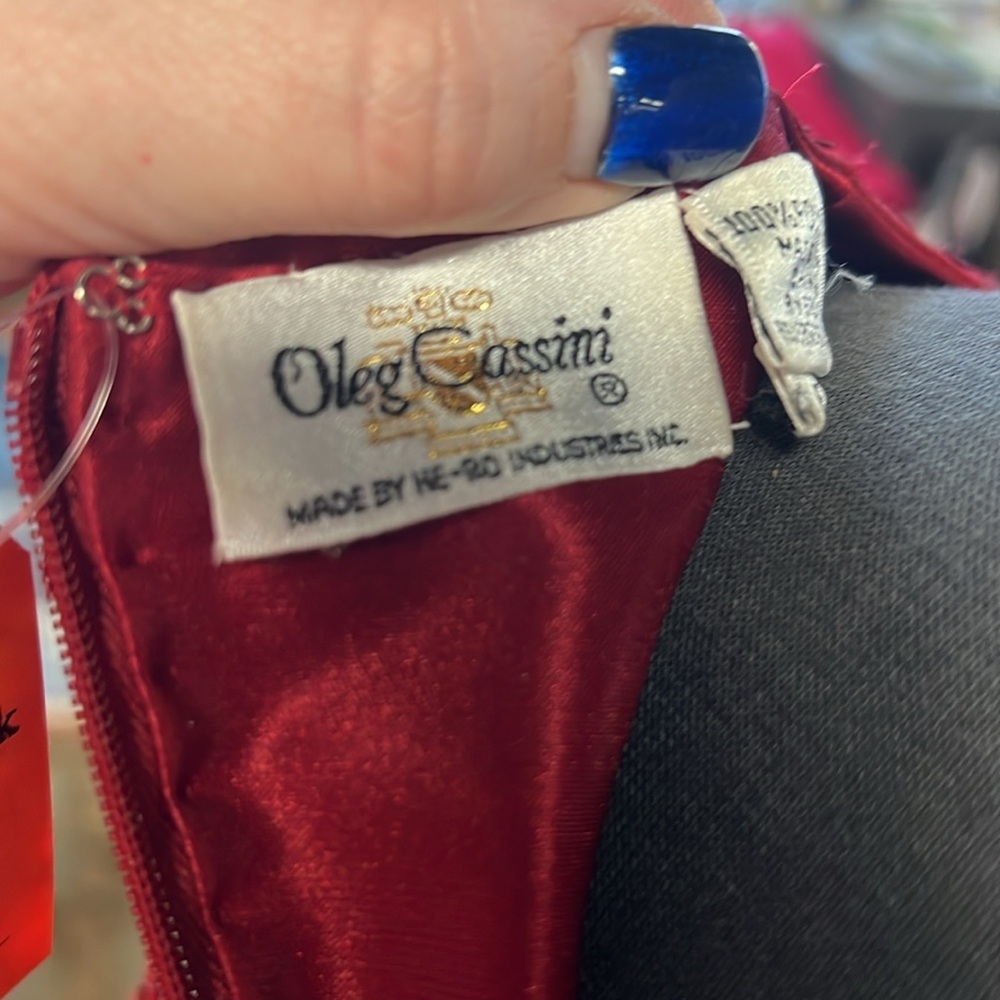 Oleg Cassini Red Sequin Cocktail Dress (Size 8)​ - Picture 6 of 7